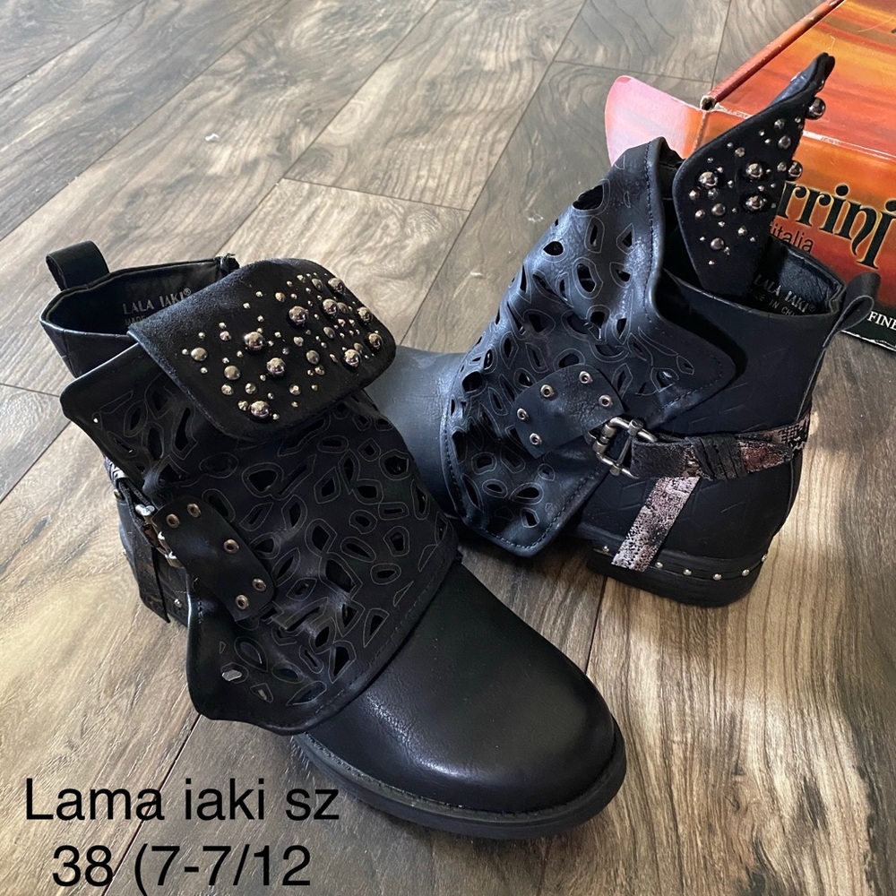 Boots new w/o box fits like 7 1/2-8